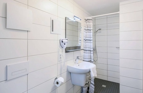Saarlouis Hotel | Cozy Hotel kleiner Markt Saarlouis with Breakfast Included