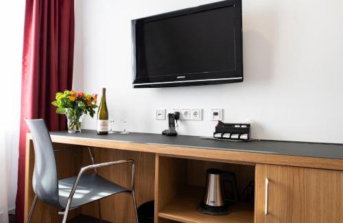 Eltville am Rhein Hotel | Discover Hotel Kloster Eberbach: Pet-Friendly Retreat
