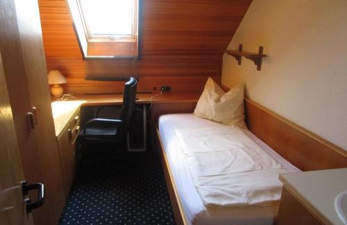 Bad Hotel | Discover Hotel Kniestedter Hof: Pet-Friendly Comfort