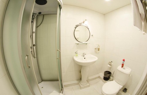 Leninsky District Hotel | Budget-Friendly Hotel Knyaz: Guest Rated 9/10 with Breakfast