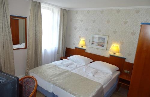 Gnadental Hotel | Welcoming Hotel Kolossos Düsseldorf - Family-Friendly Retreat