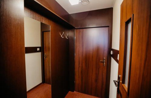 Chotyniec Hotel | Relaxing Retreat at Hotel Korczowa with Ocean Views