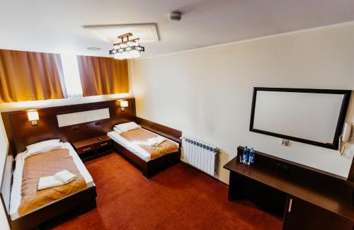 Chotyniec Hotel | Relaxing Retreat at Hotel Korczowa with Ocean Views