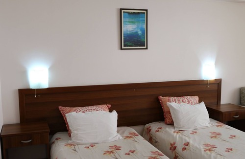Kvartal Noviya Grad Hotel | Experience Comfort at Hotel Kralev Dvor with Spa & Dining