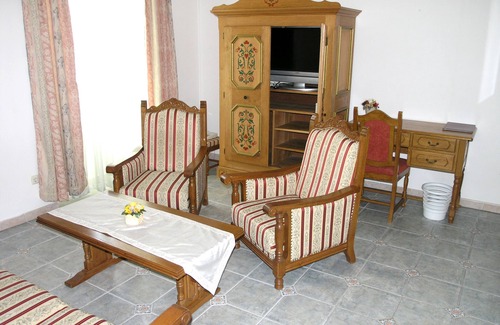 Nova Gradiska Hotel | Relax at Hotel Kralj Tomislav with Spa & Breakfast Included