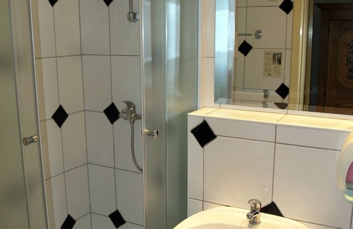 Nova Gradiska Hotel | Relax at Hotel Kralj Tomislav with Spa & Breakfast Included