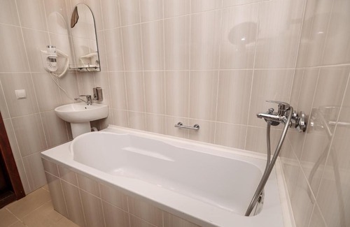 Kramatorsk Hotel | Discover Kramatorsk Hotel: Family-Friendly & Accessible Stay