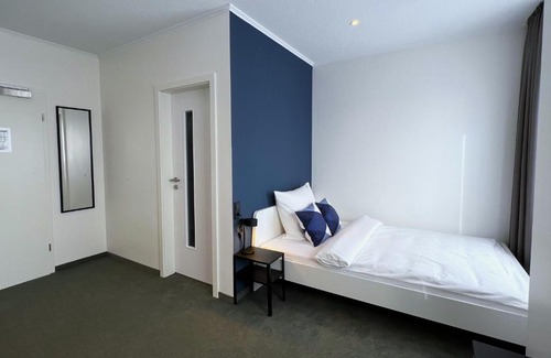 Longerich Bed & Breakfast | Pet-Friendly Stays at Hotel Krapp for Family Adventures