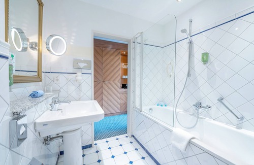 Bockum Hotel | Unforgettable Stays at Hotel Krefelder Hof - 4 Stars!