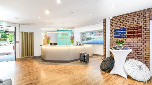 Wedel Hotel | Pet-Friendly Hotel Kreuzer with Great Amenities & 8.4 Rating
