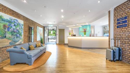 Wedel Hotel | Pet-Friendly Hotel Kreuzer with Great Amenities & 8.4 Rating