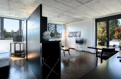 Kreuzlingen Hotel | Discover Hotel Kreuzlingen am Hafen with Oceanfront Views