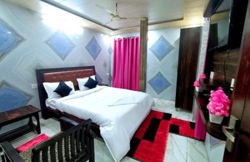 Charbagh Hotel | Relax at Hotel Krishna Palace Charbagh, Near the Railway