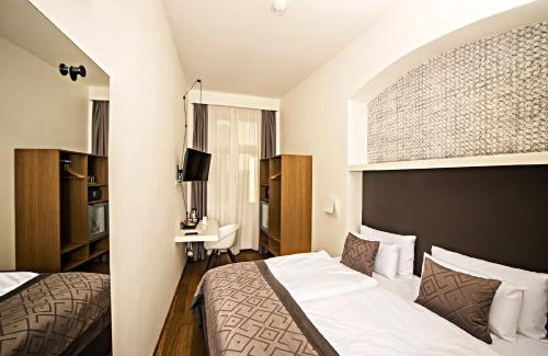 Kalyanpur House | Hotel Krishna place
