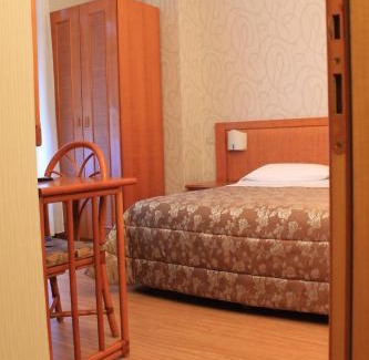 Imperia Hotel | Cozy Hotel Kristina: Pet-Friendly with Private Beach Access