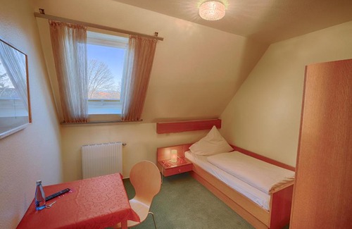 Odelshofen Hotel | Pet-Friendly Hotel Krone with Relaxing Hot Tub Access