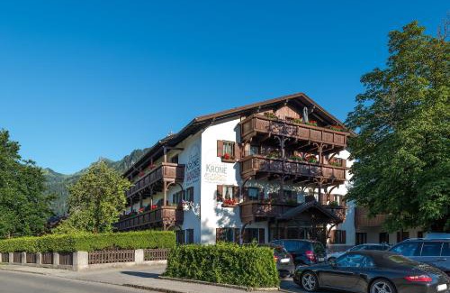 Reutte Hotel | Discover Hotel Krone Tirol: Oceanfront Bliss and Spa Retreat