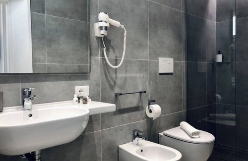 Cagnona Hotel | Exceptional HOTEL KURSAAL Quadruple Room with Breakfast