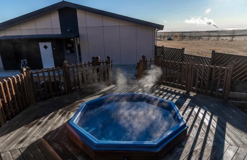 Sveitarfelagid Olfus Hotel | Hotel Kvika: Guest Rated 9/10 with Hot Tub & Family Amenities