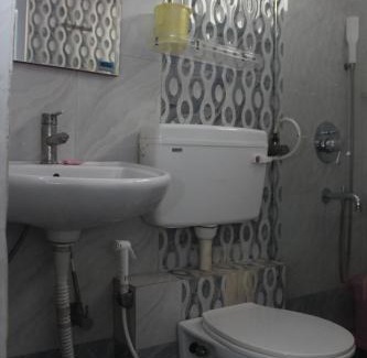 Satna Hotel | Budget-Friendly Hotel Kwality Inn with Restaurant & Breakfast