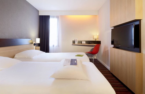 Chambray-les-Tours Hotel | Eco-Friendly Hotel Kyriad Tours Sud with Spa & Restaurant