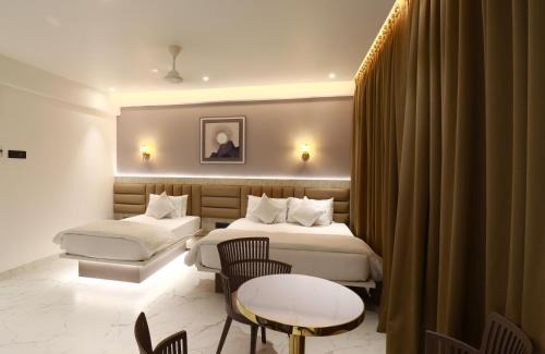 Solapur Hotel | Discover Hotel Lémore: Stay, Dine & Family-Friendly Fun