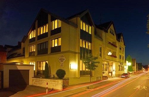 Roemerberg Hotel | Comfortable Stay at Hotel Lösch Pfälzer Hof with Dining