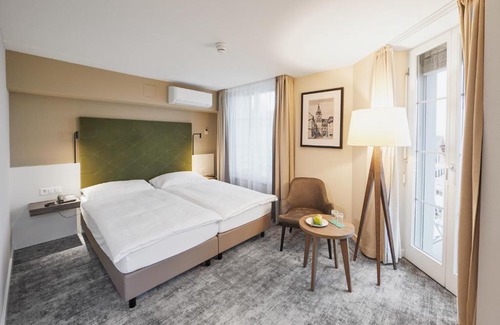 Zug Hotel | Discover Hotel Löwen am See: Family-Friendly Retreat