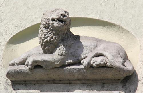 Mellingen Hotel | Discover Hotel Löwen: Pet-Friendly Stays with Restaurant