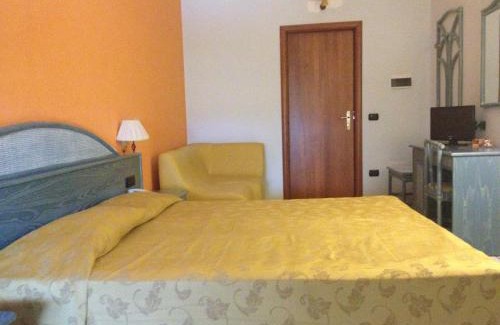 Lago Patria Hotel | Oceanfront Retreat at Hotel L' Anicrè with Great Reviews
