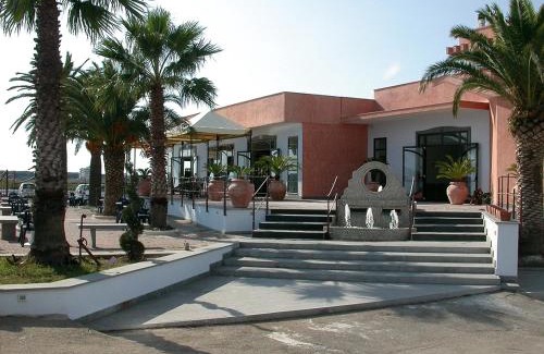 Lago Patria Hotel | Oceanfront Retreat at Hotel L' Anicrè with Great Reviews