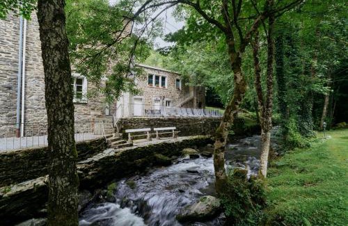 Vresse-sur-Semois Hotel | Relax at Hotel L'eau Vive with Oceanfront Views & Dining
