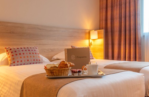 Cros-de-Cagnes Hotel | Pet-Friendly Getaway at Hotel L'Empreinte with Spa Access