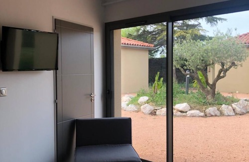 Donneville Hotel | Hotel L'Enclos