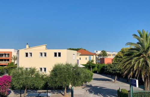 Villeneuve Loubet Beach Hotel | Inviting Hotel l'Etape - Oceanfront with Breakfast Included