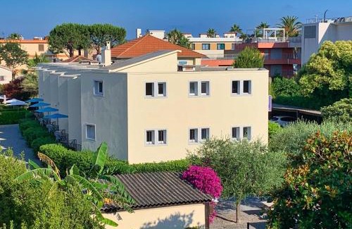 Villeneuve Loubet Beach Hotel | Inviting Hotel l'Etape - Oceanfront with Breakfast Included