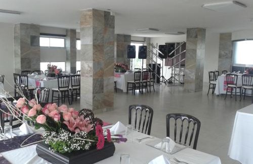 San Juan Bautista Tuxtepec Hotel | Relax at Hotel & Lounge Las Islas with Oceanfront Views