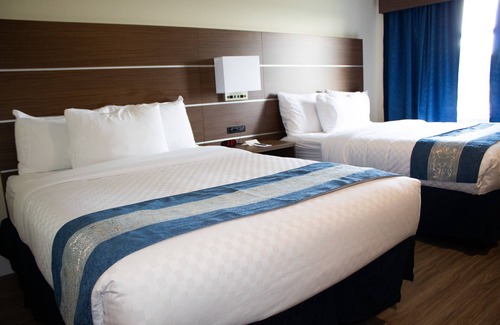 Desjardins Hotel | Relax at Hotel L'Oie des Neiges with Pool and Spa Amenities