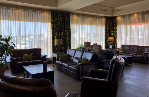 Desjardins Hotel | Relax at Hotel L'Oie des Neiges with Pool and Spa Amenities