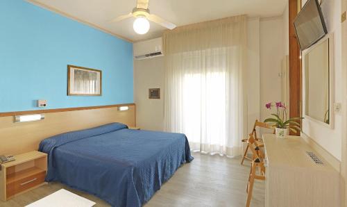 Jesolo Hotel | Oceanfront Retreat: Hotel La Brezza with Private Beach Access