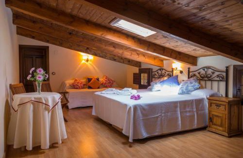 Caracenilla Hotel | Relax at Hotel La Casa del Canónigo with Spa & Hot Tub