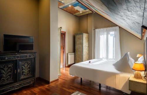 Lanuza Hotel | Guest Rated: Hotel La Casueña with Breakfast & Dining