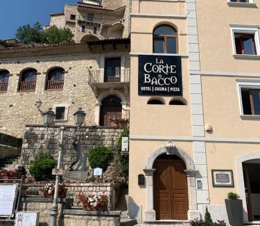 Cusano Mutri Hotel | Discover Il Convento: Family-Friendly Retreat with Great Ratings