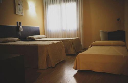 La Almunia de Dona Godina Hotel | Discover Hotel La Bodega: Family-Friendly Getaway Awaits