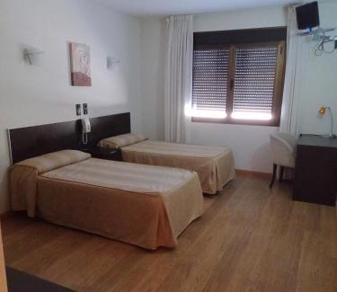 La Almunia de Dona Godina Hotel | Discover Hotel La Bodega: Family-Friendly Getaway Awaits