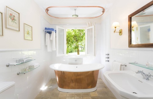 Ronda Hotel | Discover Hotel La Fuente de la Higuera - Rated 9.8/10!