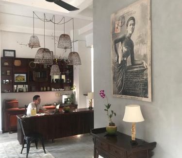 Kampot Hotel | Discover Hotel La Java Bleue: Pet Friendly & Top Rated 10/10