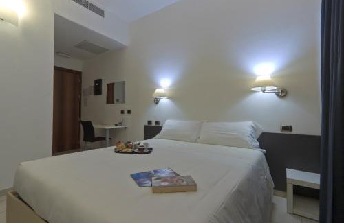 Cadrezzate Hotel | Delightful Hotel La Locanda with Private Beach & Ocean Views