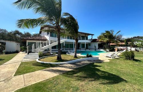 Las Tablas Hotel | Beachside Hotel La Luna: Family-Friendly with Ocean Views