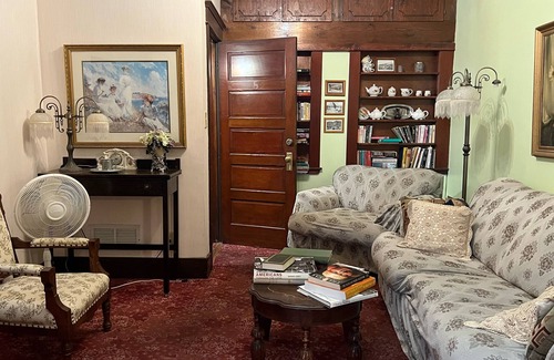 Bisbee Hotel | Guest Favorite: Hotel La More at The Bisbee Inn with Breakfast